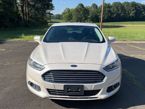 Used 2013 Ford Fusion SE FWD image 3