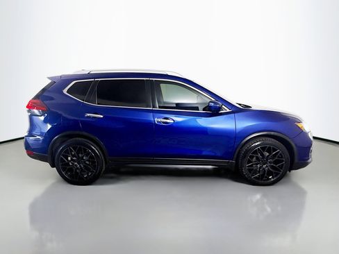 Used 2017 Nissan Rogue SV FWD image 11