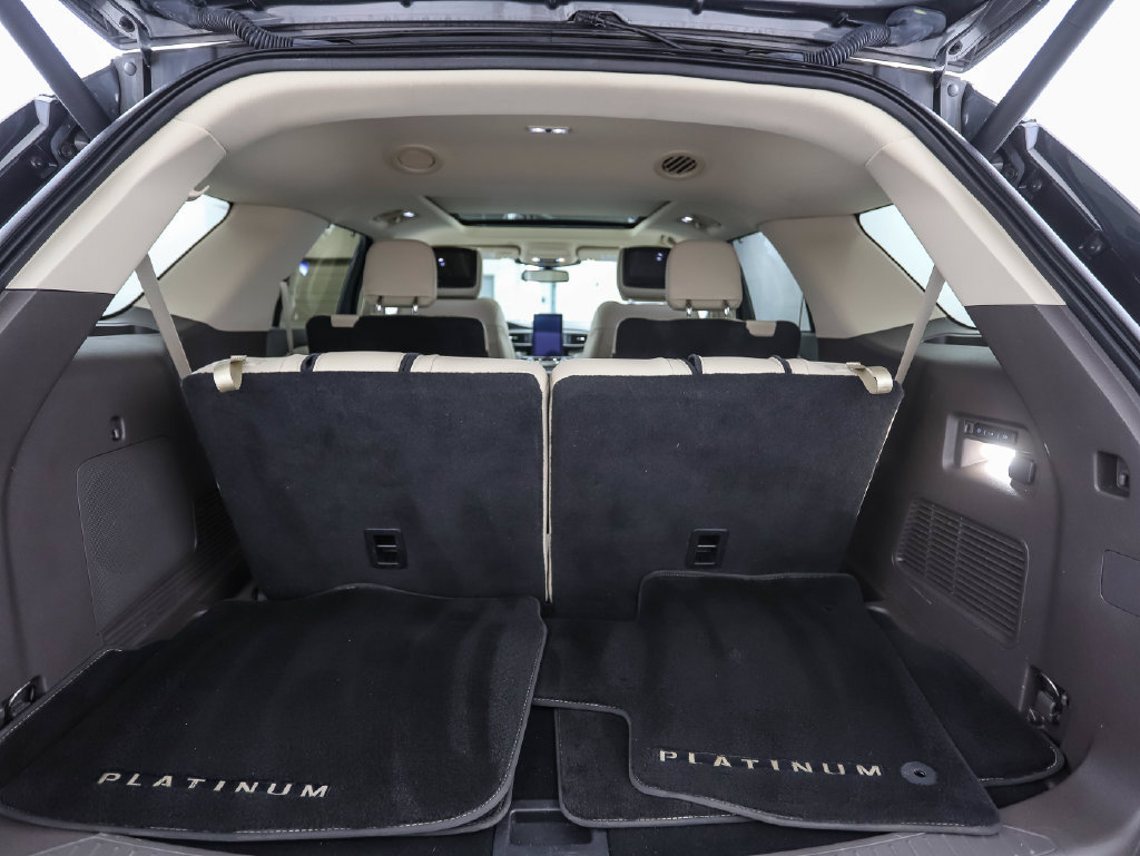 Used 2022 Ford Explorer Platinum w/ Equipment Group 601A AWD/4WD image 26