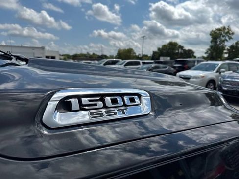 Used 2025 RAM 1500 Laramie AWD/4WD image 11