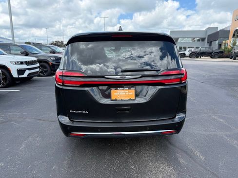 Certified 2023 Chrysler Pacifica Touring-L FWD image 5
