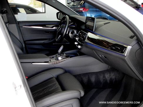 Used 2022 BMW 540i w/ M Sport Package image 34