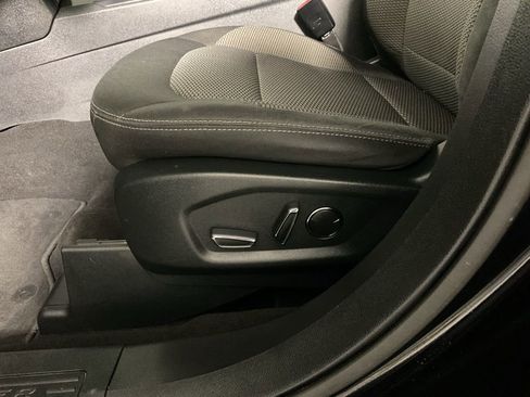 Used 2018 Ford Explorer XLT AWD/4WD image 22