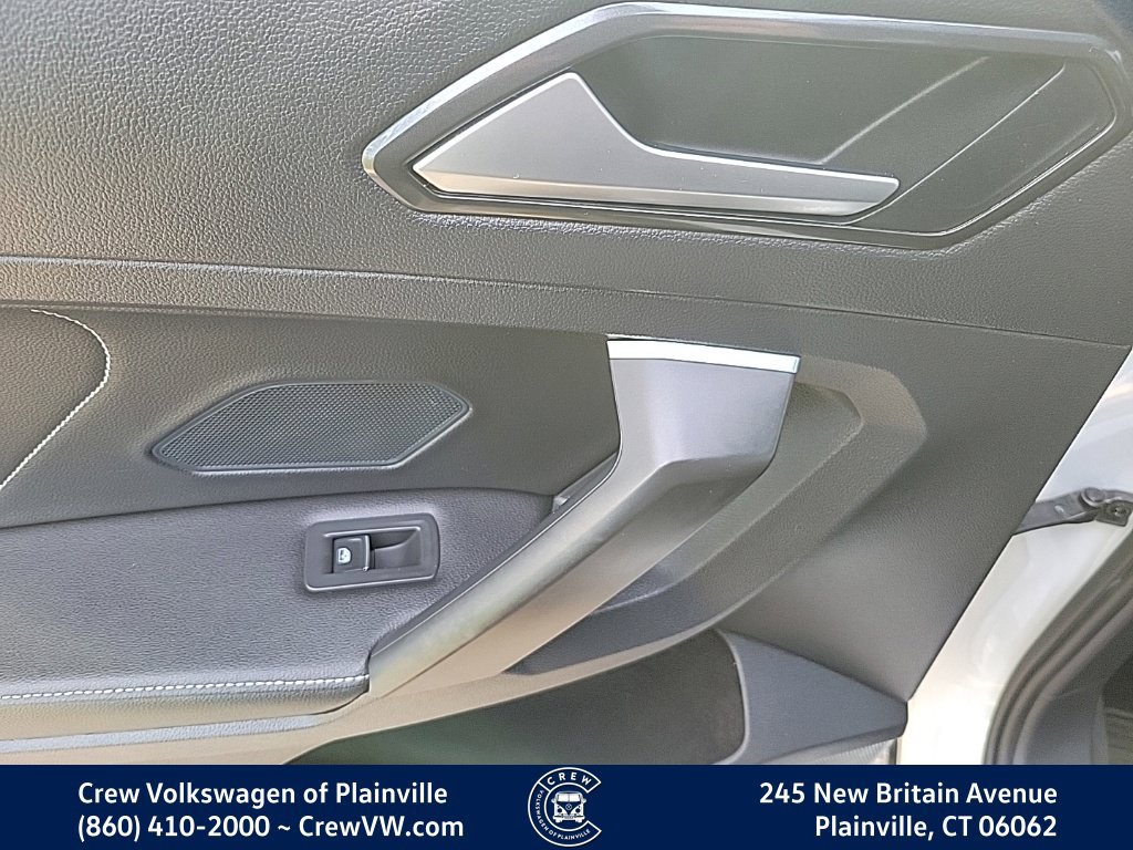 Certified 2022 Volkswagen Tiguan SE R-Line AWD/4WD image 49