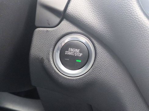 Used 2024 Chevrolet Equinox LT FWD image 24