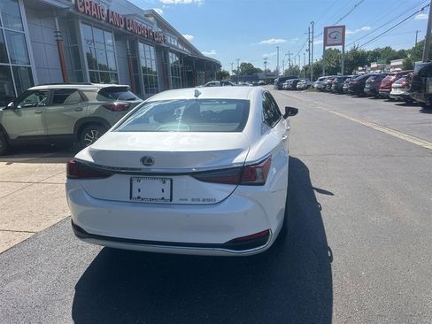 Used 2021 Lexus ES 250 AWD/4WD image 4