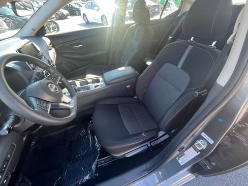 Used 2025 Nissan Sentra SV image 31