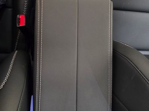 New 2026 GMC Terrain Denali w/ LPO, Black Badging Package image 24