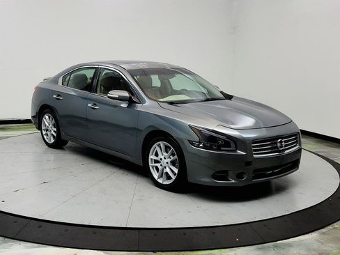 Used 2010 Nissan Maxima 3.5 SV w/ Tech Pkg FWD image 3