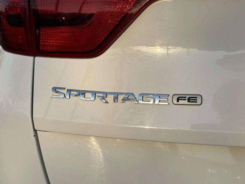 Used 2017 Kia Sportage LX FWD image 31