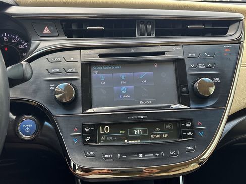 Used 2018 Toyota Avalon Limited FWD image 21