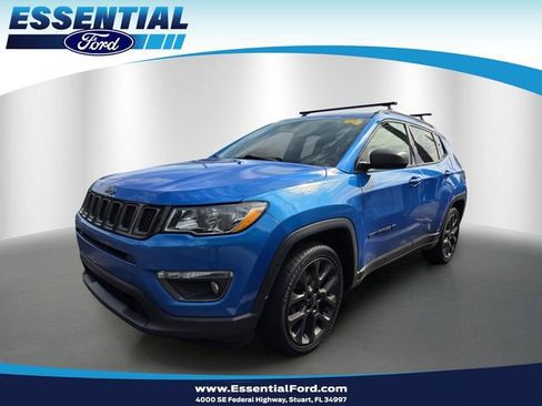 Used 2021 Jeep Compass Latitude FWD image 1