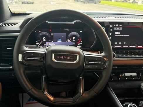 Certified 2024 GMC Canyon AT4 w/ AT4 Premium Package AWD/4WD image 29