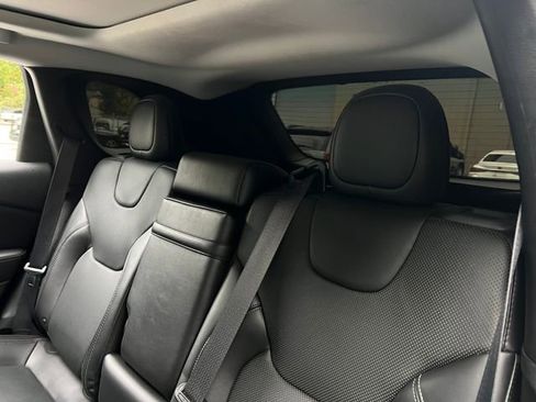 Used 2019 Jeep Cherokee Limited image 20