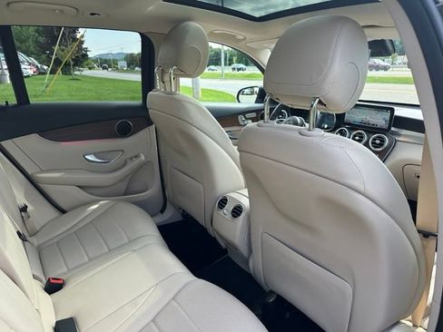 Used 2022 Mercedes-Benz GLC 300 4MATIC image 22