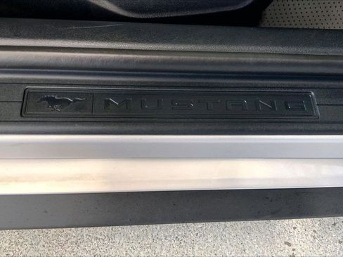 Used 2016 Ford Mustang V6 image 7