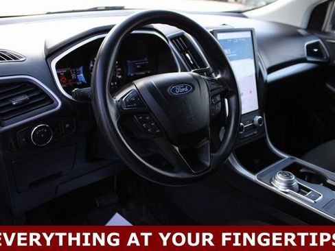 Used 2021 Ford Edge SE image 12