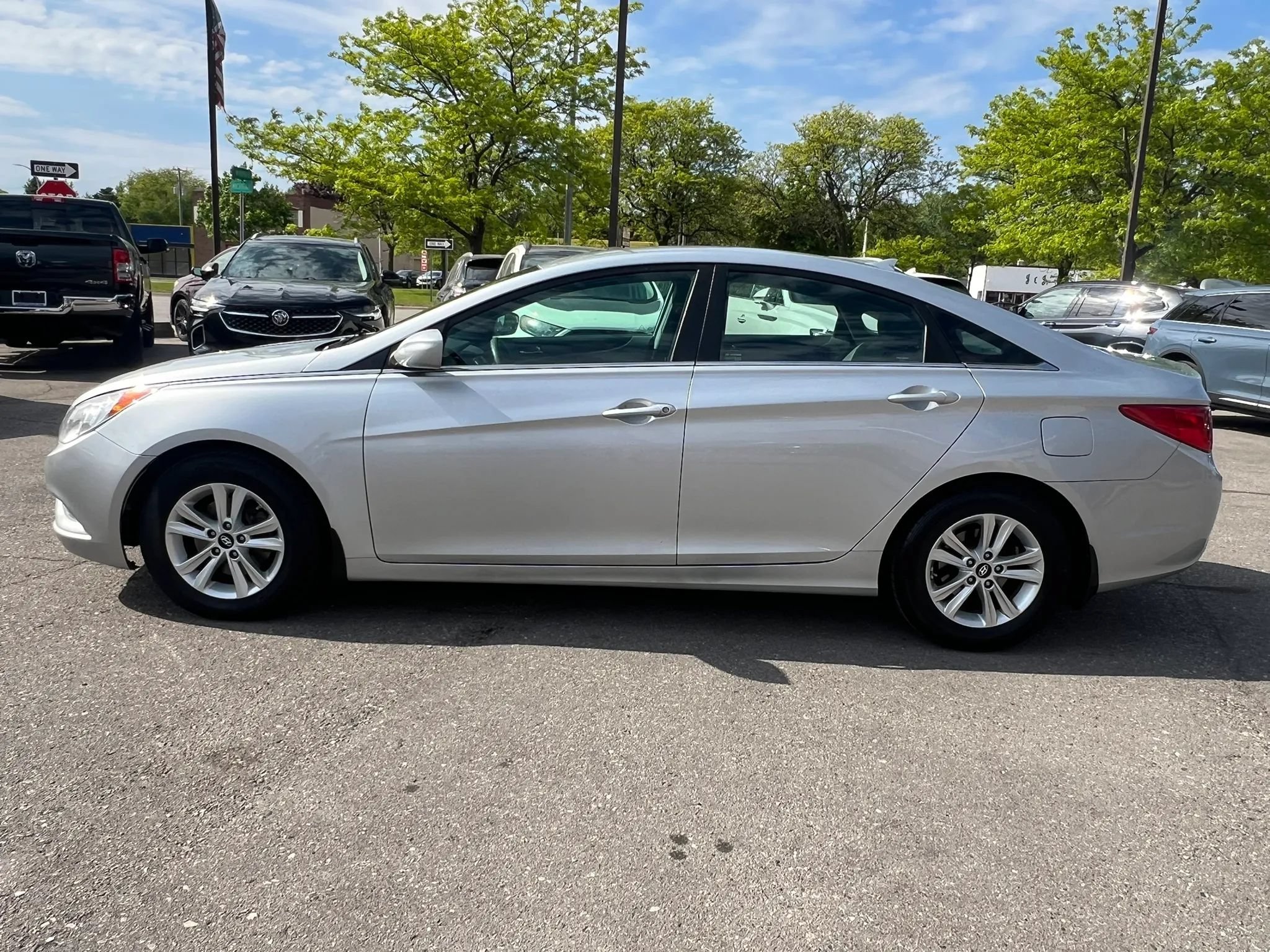 Used 2013 Hyundai Sonata GLS w/ Popular Equipment Pkg FWD image 4