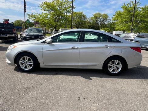 Used 2013 Hyundai Sonata GLS w/ Popular Equipment Pkg FWD image 4