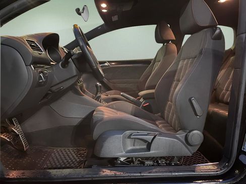 Used 2012 Volkswagen Golf 2-Door image 12