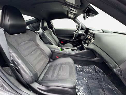 Used 2024 Nissan Z Performance w/ Floor Mat Package image 28