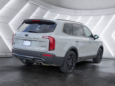 Used 2021 Kia Telluride SX w/ SX Prestige Package AWD/4WD image 3