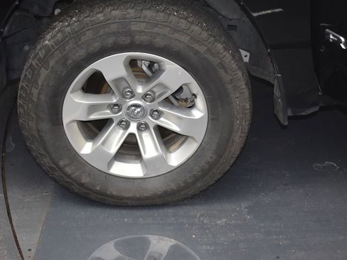 Used 2024 RAM 1500 Laramie image 13