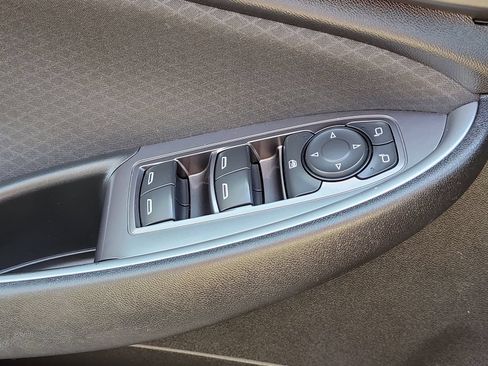 Used 2017 Chevrolet Malibu LS FWD image 28
