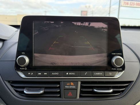 Used 2020 Nissan Altima 2.5 S FWD image 18