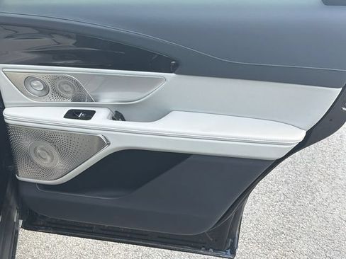 New 2026 Lincoln Nautilus Reserve AWD/4WD image 17
