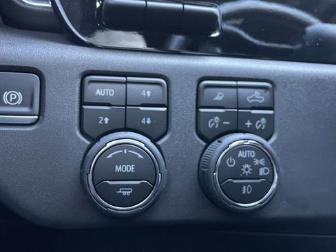 Certified 2025 Chevrolet Silverado 1500 High Country image 28