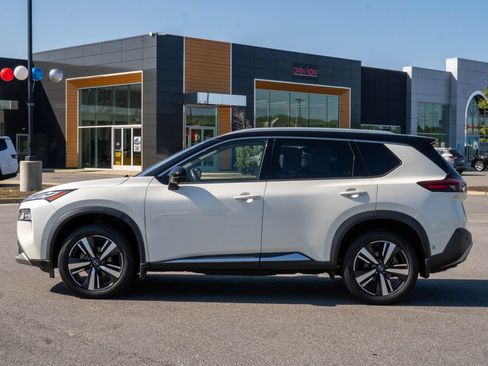 Used 2022 Nissan Rogue Platinum w/ Head-Up Display Package FWD image 4