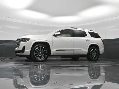 Used 2020 GMC Acadia Denali w/ Technology Package AWD/4WD image 21
