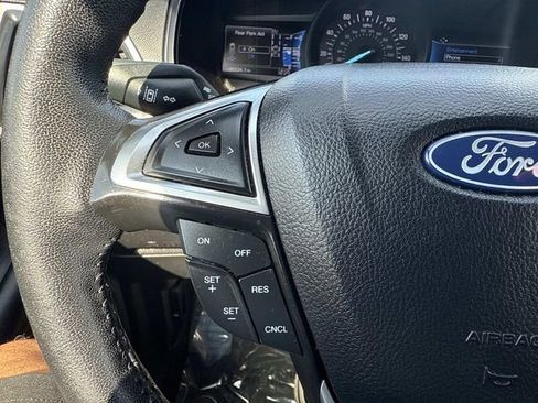 Used 2024 Ford Edge SEL image 33