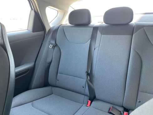 Used 2025 Kia K4 LXS image 38