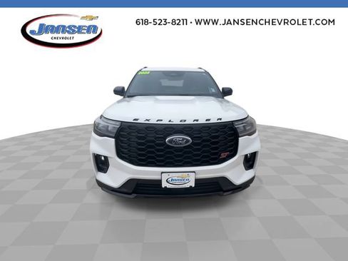 Used 2025 Ford Explorer ST AWD/4WD image 3