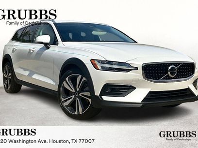 Used 2023 Volvo V60 B5 Cross Country Plus w/ Protection Package Premier
