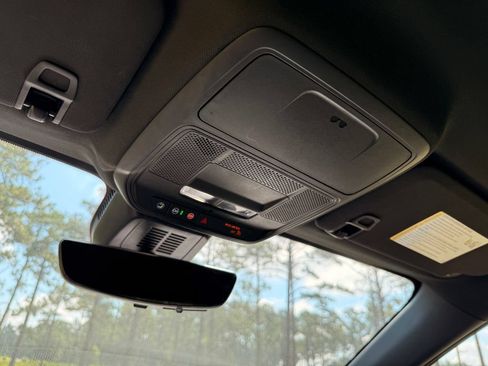 Used 2025 Chevrolet Equinox LT w/ Convenience Package II FWD image 23