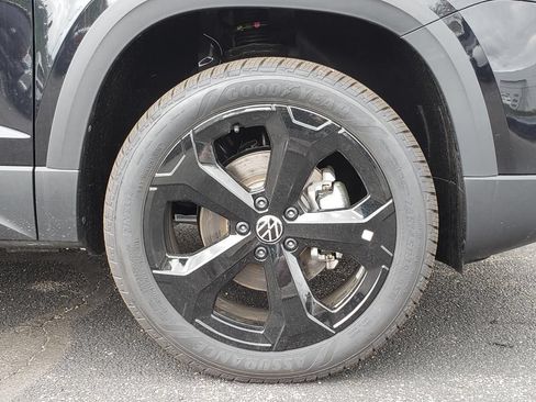 New 2026 Volkswagen Taos SEL AWD/4WD image 12