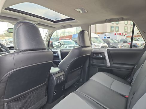 Used 2016 Toyota 4Runner SR5 image 15