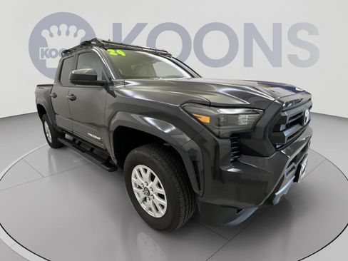 Used 2024 Toyota Tacoma SR5 AWD/4WD image 2