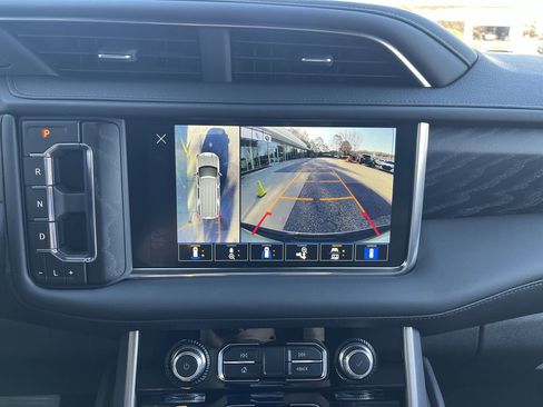 Used 2023 GMC Yukon Denali image 25