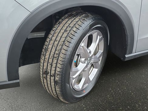 Certified 2024 Honda HR-V LX image 30