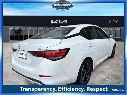 Used 2024 Nissan Sentra SV FWD image 2