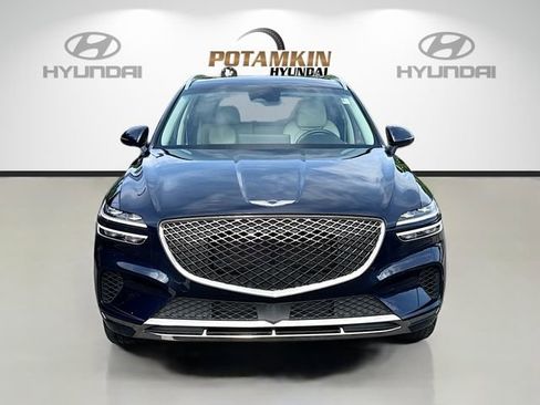 Used 2023 Genesis GV70 2.5T w/ Select Package AWD/4WD image 2