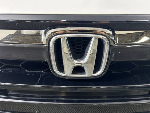Used 2018 Honda Accord Touring image 10