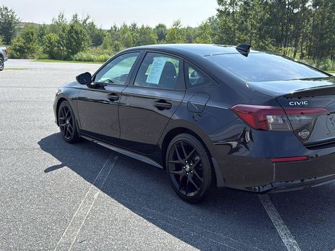 Used 2025 Honda Civic Sport image 9