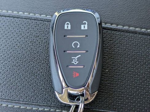 Used 2021 Chevrolet Traverse High Country image 32