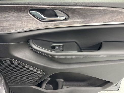 New 2025 Jeep Grand Cherokee L Limited image 33