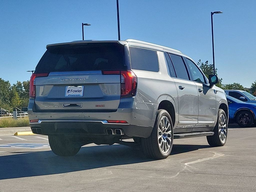 Used 2025 GMC Yukon XL Denali AWD/4WD image 8